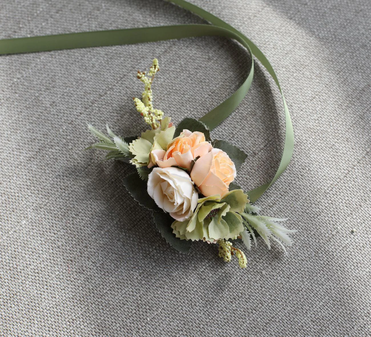 Gift Wrapping Groom And Groomsman Corsage - Image 12